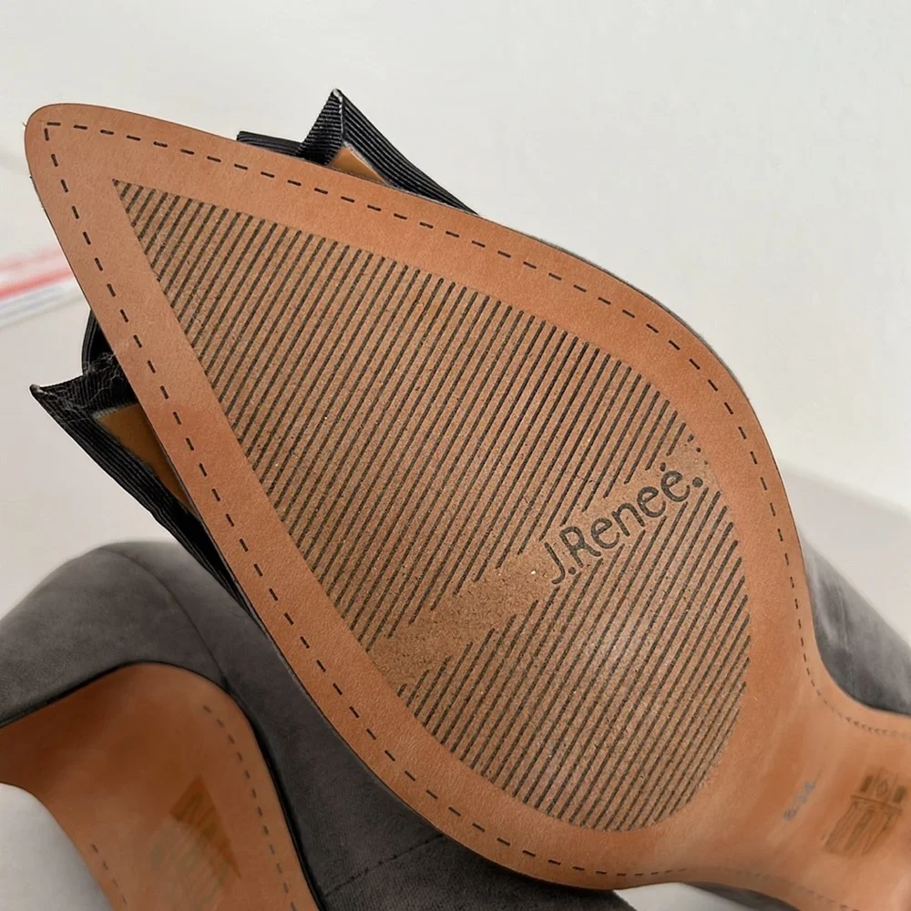 J. Renee Idrease Pump Gray Suede size 8 - Picture 8 of 13